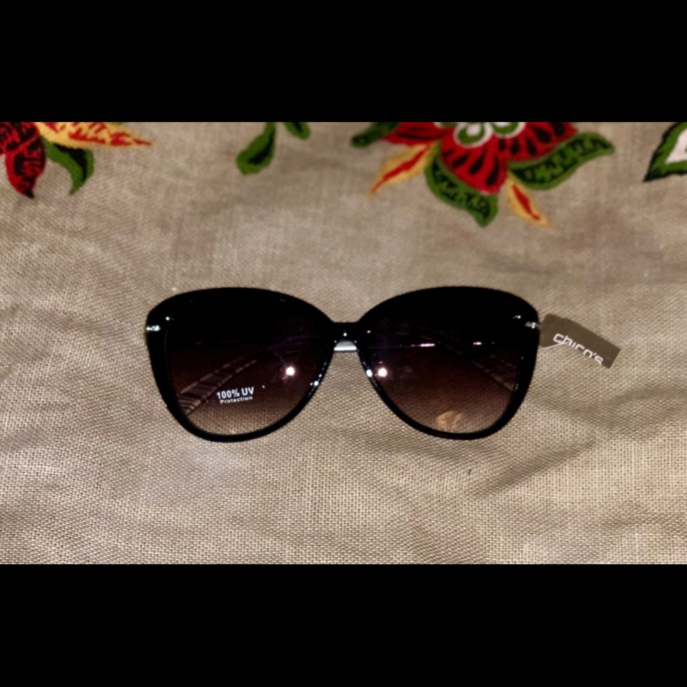 Chico’s ladies sunglasses, NWT!